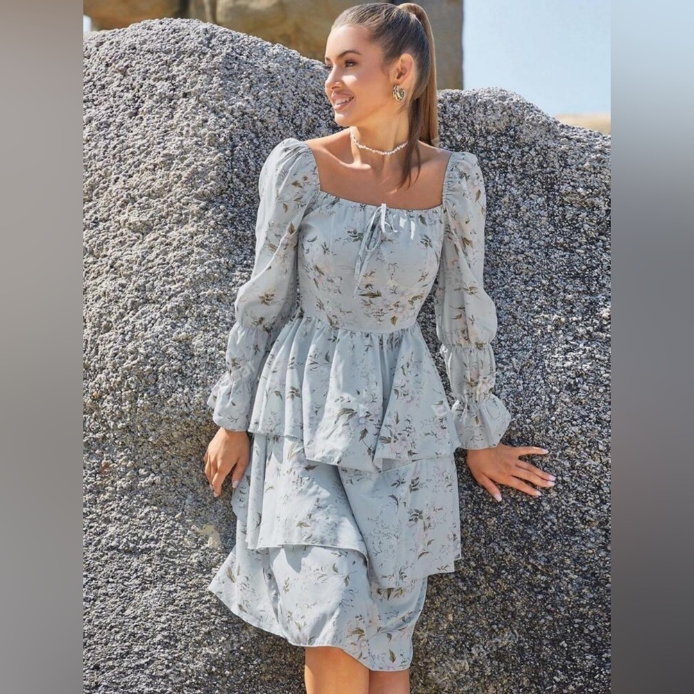 Eilly Bazar Bazar Floral Puff Long Sleeve Blue Tiered Knee Length Dress size S